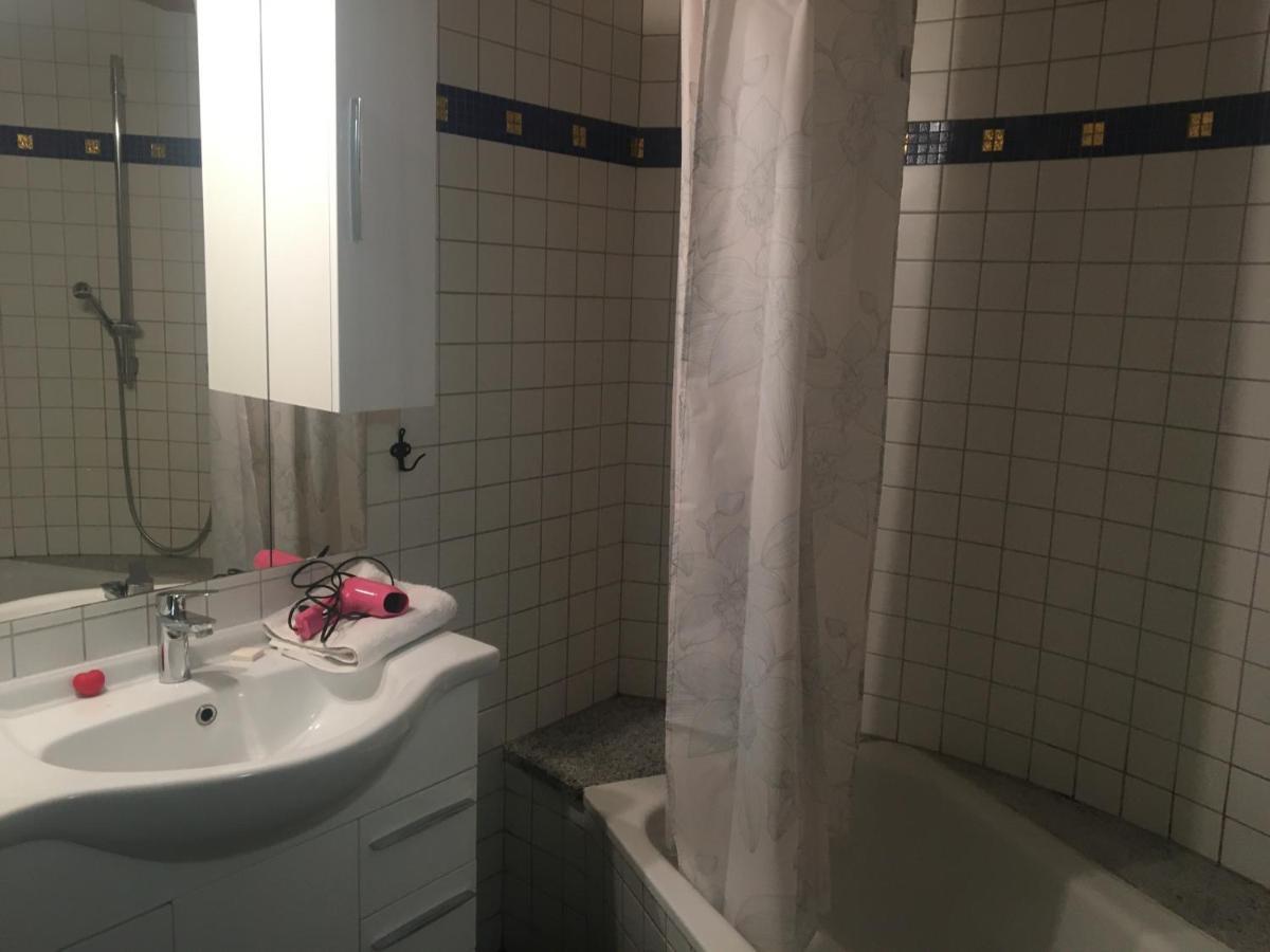 Charmante Maison Villageoise 5 Personnes Happyday Neuchatel Saint-Blaise Exterior foto